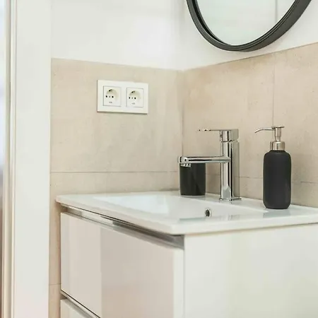 Eclectic & Elegant By Rems Apartment Malaga